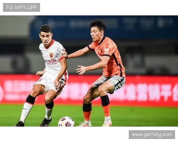 科瓦契奇高位逼抢下的稳定出球与抗压价值分析