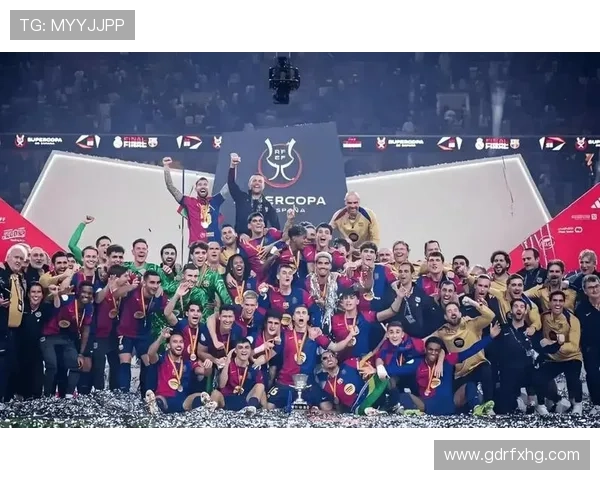 巴萨进攻层次不足配合停滞，对比赛流畅度与赛季稳定性产生影响