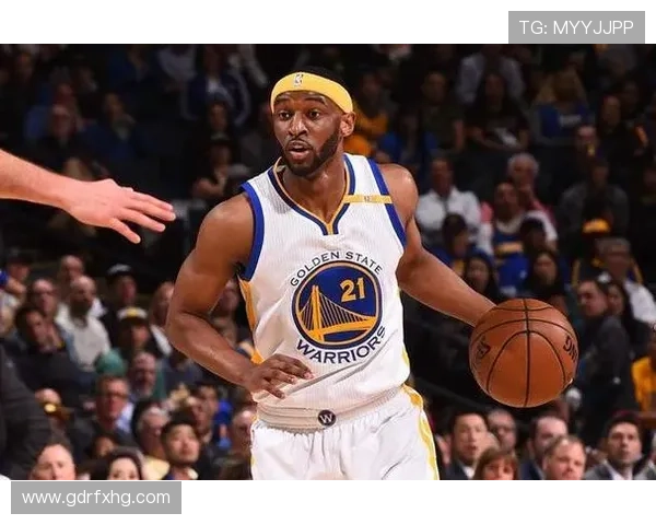 扎伊恩突破拉开防线效率提升明显助力鹈鹕进攻升级